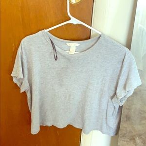 Gray short sleeve cropped shirt